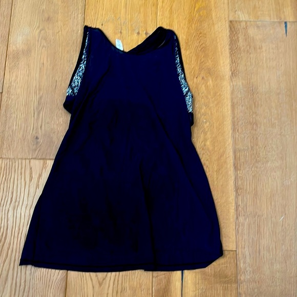 lululemon athletica Tops - Lululemon athletic tank top with built-in bra size 8 great condition